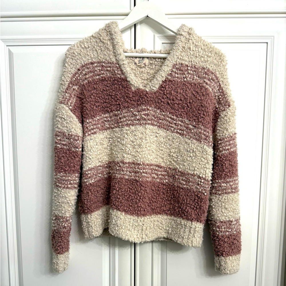 Hippie Rose Size Medium Popcorn V-Neck Pullover Cropped Hoodie in Pink and Cream